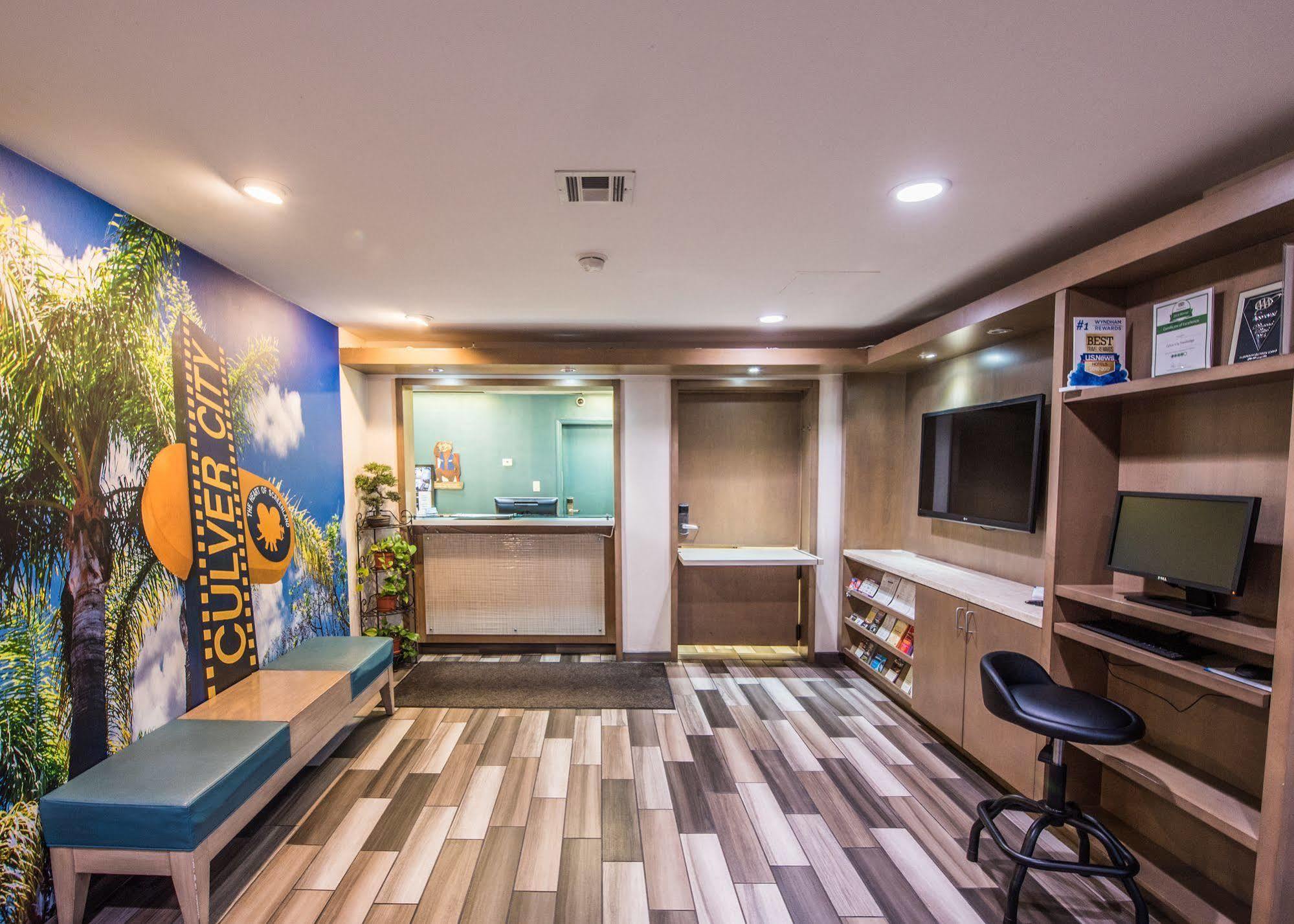 Travelodge By Wyndham Culver City Los Angeles Exterior foto